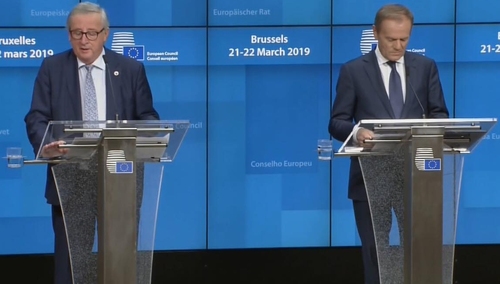 Ryszard Czarnecki: Juncker szydzi z Tuska czyli toaleta dla „trzeciej płci”...