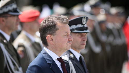 Szef MON komentuje doniesienia Onetu: Stop fake newsom!