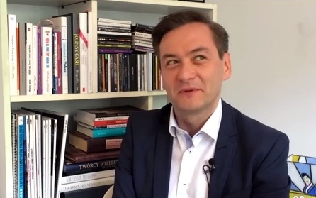 Biedroń chce wprowadzić adopcję dzieci przez pary tej samej płci. Andruszkiewicz odpowiada