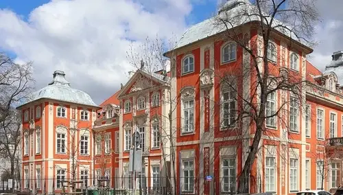 Uczelnie artystyczne. Hodowla lewicowych talentów