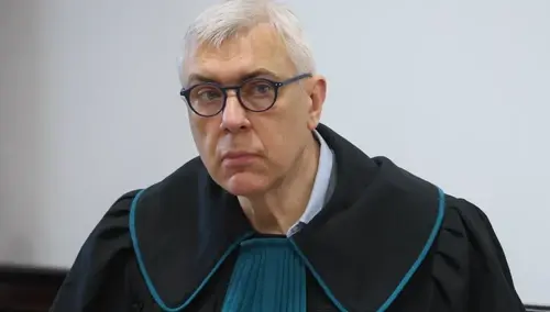 Roman Giertych w todze adwokackiej