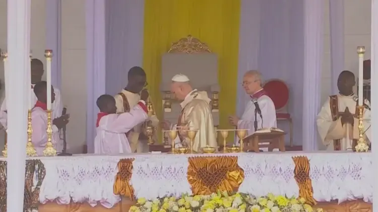 Leon XIV przewodniczy Mszy świętej w Bamendzie w Kamerunie