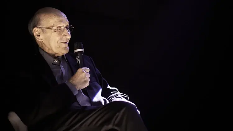 ks. prof. Michał Heller podczas spotkania z pracownikami, wychowankami i przyjaciółmi Stowarzyszenia SIEMACHA w Odporyszowie