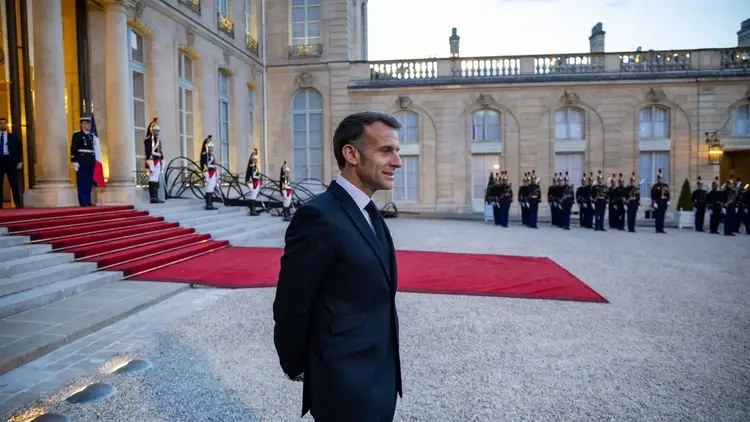 Prezydent Francji Emmanuel Macron w Paryżu