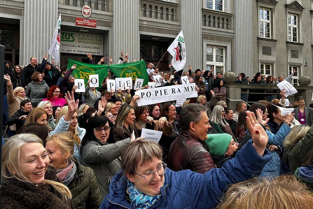 zus_protest0426_ikon