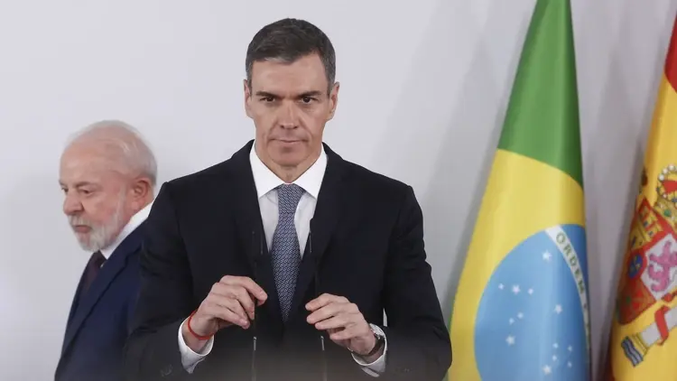 Pedro Sanchez na konferencji prasowej