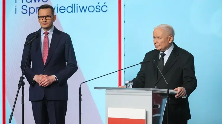 Mateusz Morawiecki i Jarosław Kaczyński na konferencji prasowej