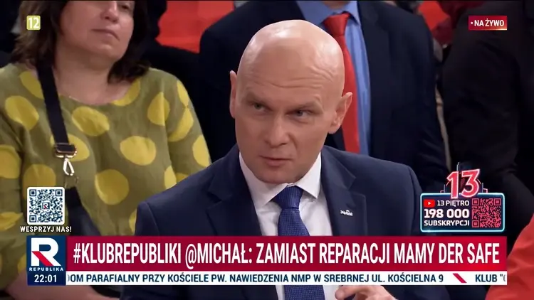 Bartłomiej Mickiewicz w studiu TV Republika