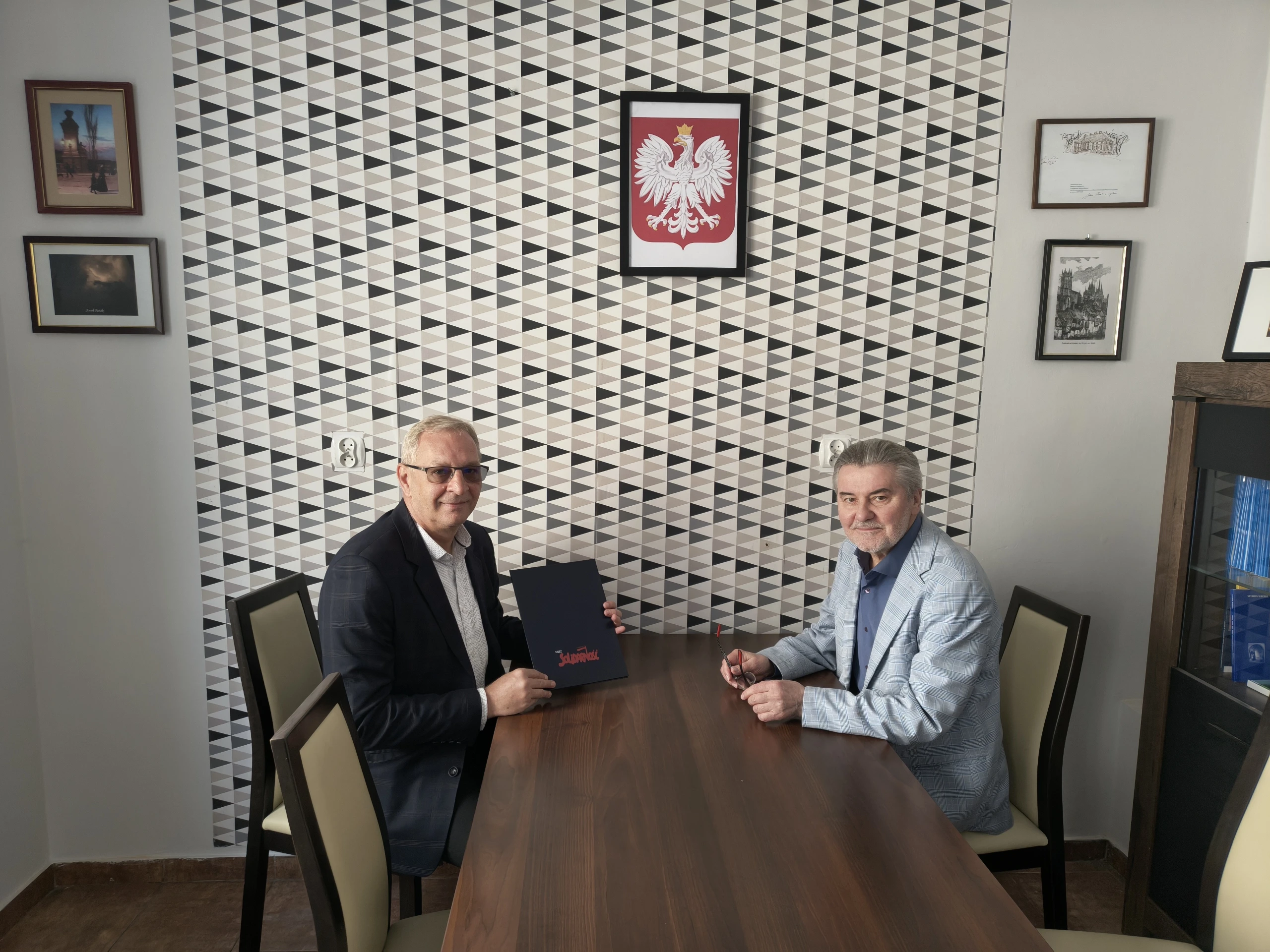 Przewodniczący Bernard Niemiec i senator Janusz Pęcherz