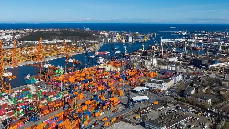 widok z lotu ptaka na Port Gdynia