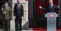  Karol Nawrocki, Władysław Kosiniak-Kamysz i Szef Sztabu Generalnego WP gen. Wiesław Kukuła podczas uroczytości z okazji Dnia Flagi Rzeczypospolitej 