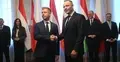 Peter Magyar, Karol Nawrocki podczas uroczystości powitania w Belwederze