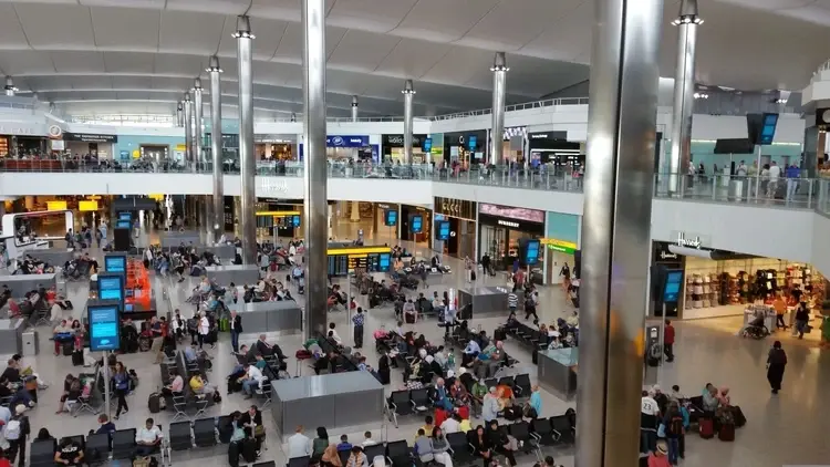 Lotnisko heathrow hala odlotów