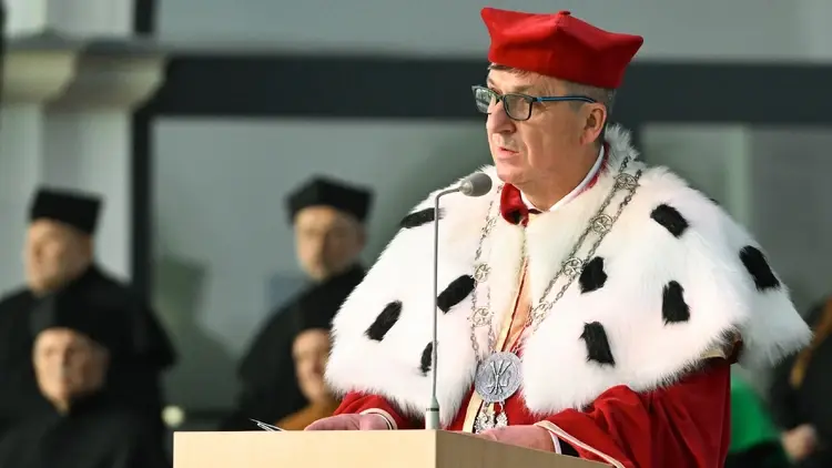 Rektor Akademii Zamojskiej prof. Paweł Skrzydlewski