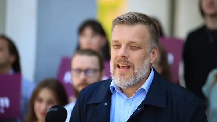 Współprzewodniczący Partii Razem Adrian Zandberg