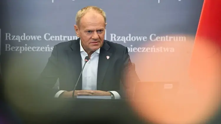 Donald tusk na spotkaniu z rządem