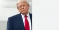 Donald Trump w garniturze