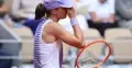Iga Świątek podczas turnieju na kortach rolland garros
