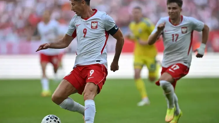 Robert Lewandowski podczas towarzyskiego meczu z Ukrainą