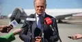 Donald Tusk na płycie lotniska