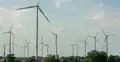 farma wiatrowa z oddali