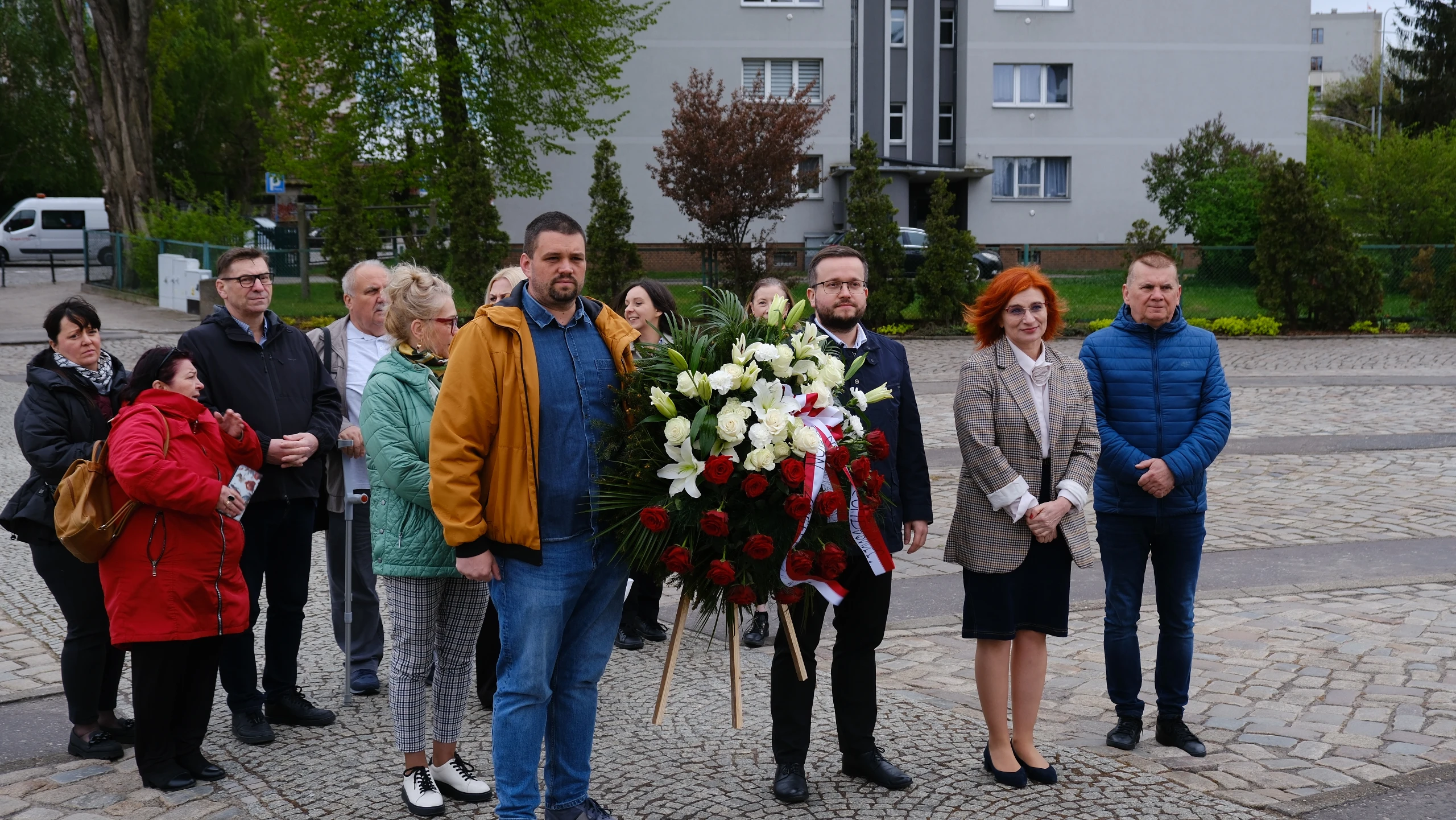 Członkowie Zarządu Regionu Zagłębie Miedziowe złożyli kwiaty pod Pomnikiem Poległych Stoczniowców