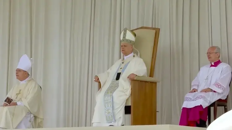 Eucharystia sprawowana przez papieża w czasie wizyty w Sanktuarium MB Różańcowej w Pompejach