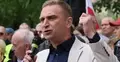 Robert Bąkiewicz podczas manifestacji przeciwko SAFE