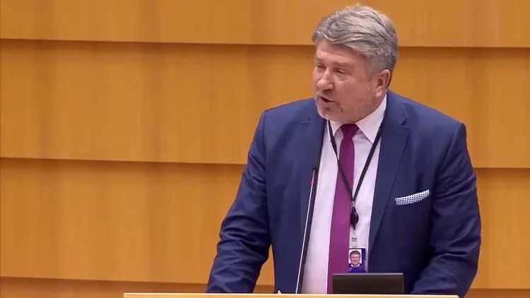 Eurodeputowany Bogdan Rzońca na posiedzeniu Parlamentu Europejskiego