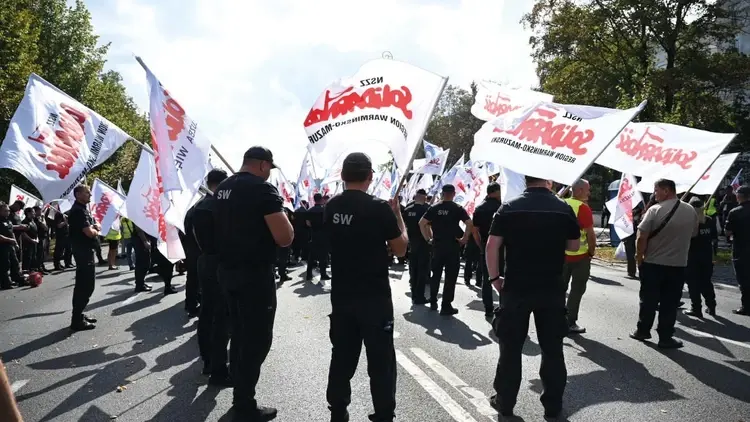 Więziennicy wracają do Warszawy