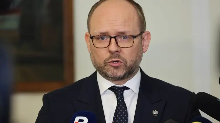 Marcin Przydacz podczas briefingu prasowego w Pałacu Prezydenckim w Warszawie