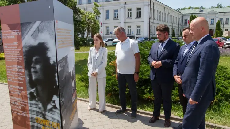Otwarcie wystawy "Krok ku wolności" w Płocku