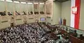 posłowie na sali sejmowej