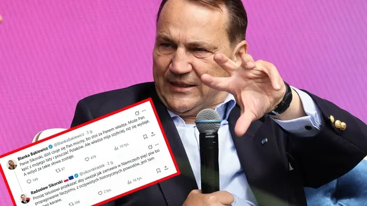 Radosław Sikorski gestykuluje mówiąc do mikrofonu