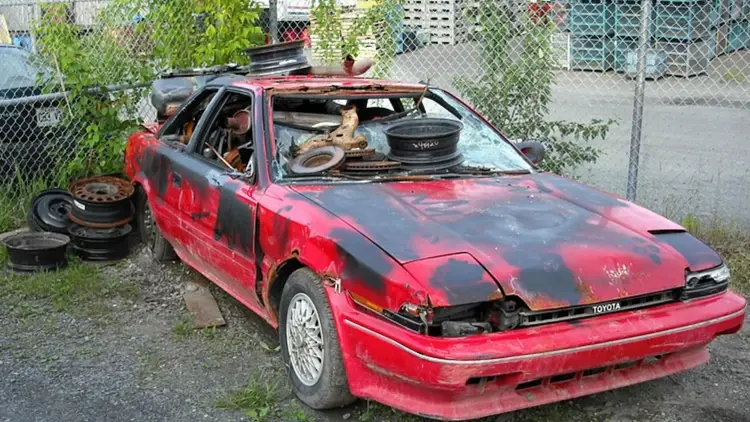 Wrak samochodu marki Toyota