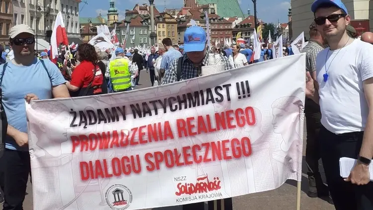 Muzealnicy podczas protestu 20 maja w Warszawie