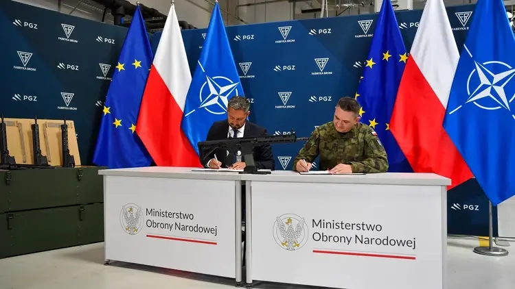 Podpisanie umowy na dostawę karabinków MSBS GROT