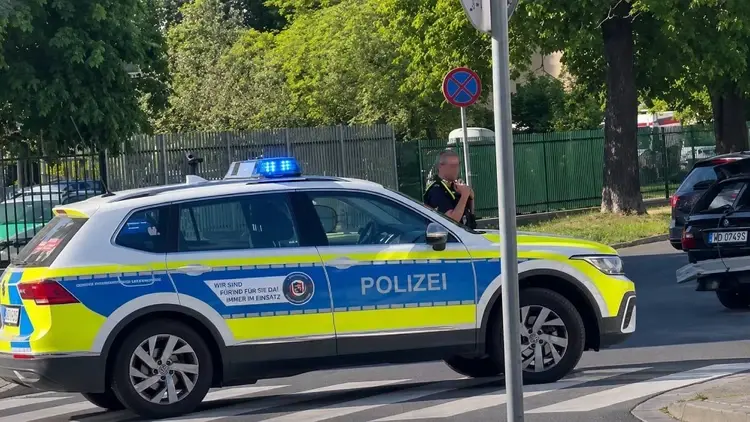 Radiowóz niemieckiej policji na ulicach Słubic