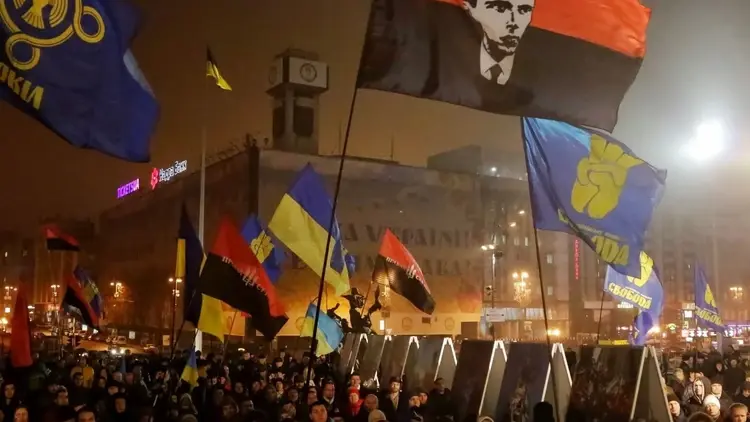 Banderowski flagi na wiecu w Kijowie