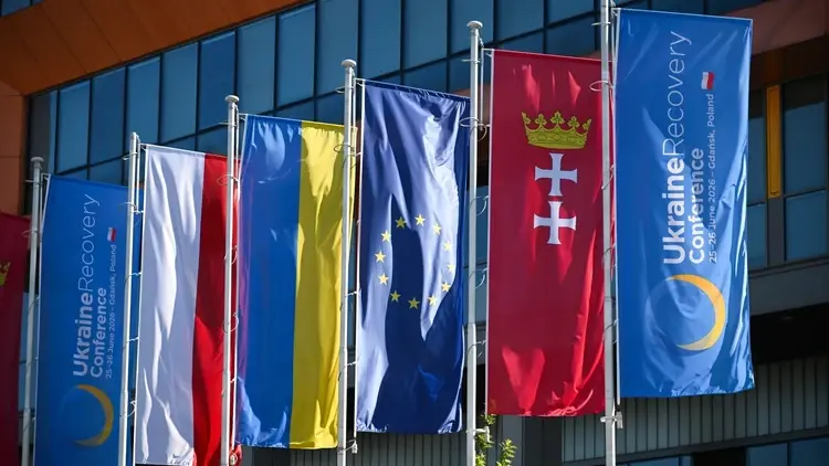 Flagi Polski, Ukrainy i UE