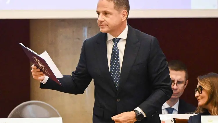 Rafał Trzaskowski na sesji Rady m.st. Warszawy