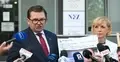Anna Kwiecień i Łukasz Kmita przed kontrolą poselską