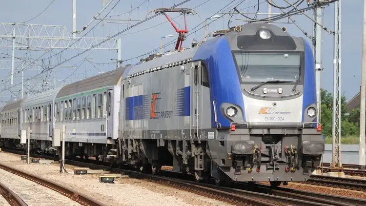 pociąg pkp intercity lokomotywa