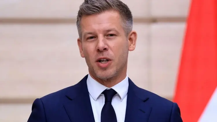 Peter Magyar przemawia