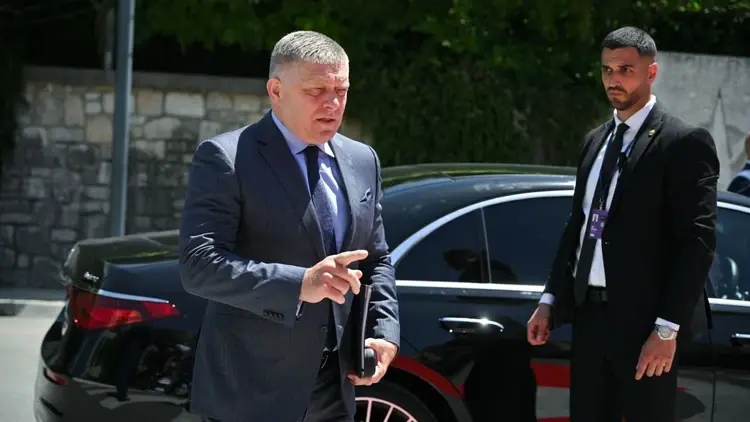 Robert Fico idzie