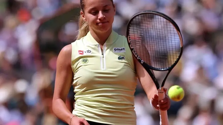 Maja Chwalińska na korcie Roland Garros