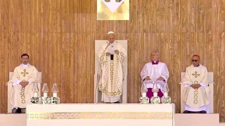 Papież przewodniczy Mszy w czasie wizyty w Hiszpanii