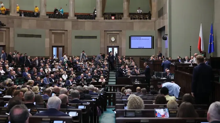 Obrady Sejmu RP. Posłowie na Sali Obrad