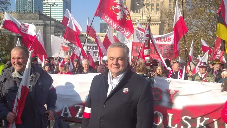 Red. Tomasz Sakiewicz podczas marszu z okazji Dnia Niepodległości