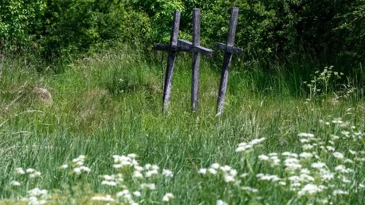 Huta Pieniacka - krzyże na miejscu ludobójstwa